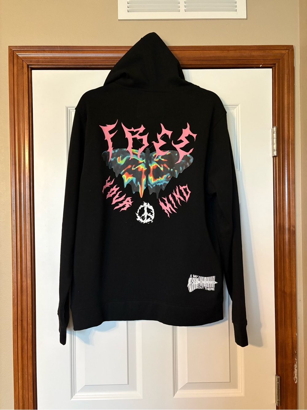 Black Graphic Pullover Hoodie - Men Sweater
